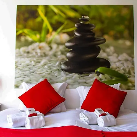 Royal Suites Riverview By Homing