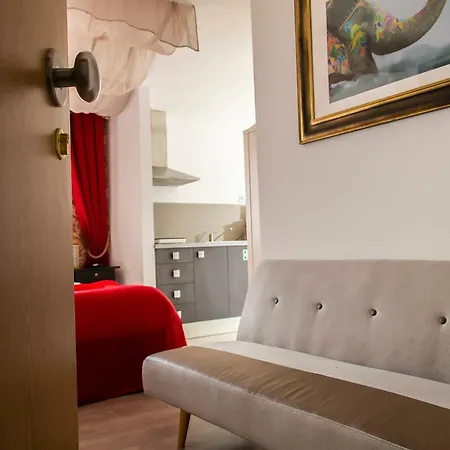 Royal Suites Riverview By Homing Apartment