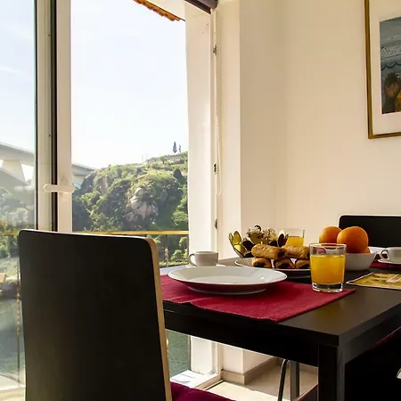 Apartment Royal Suites Riverview By Homing